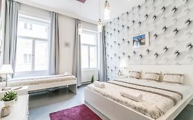 Real Apartments Hegedu